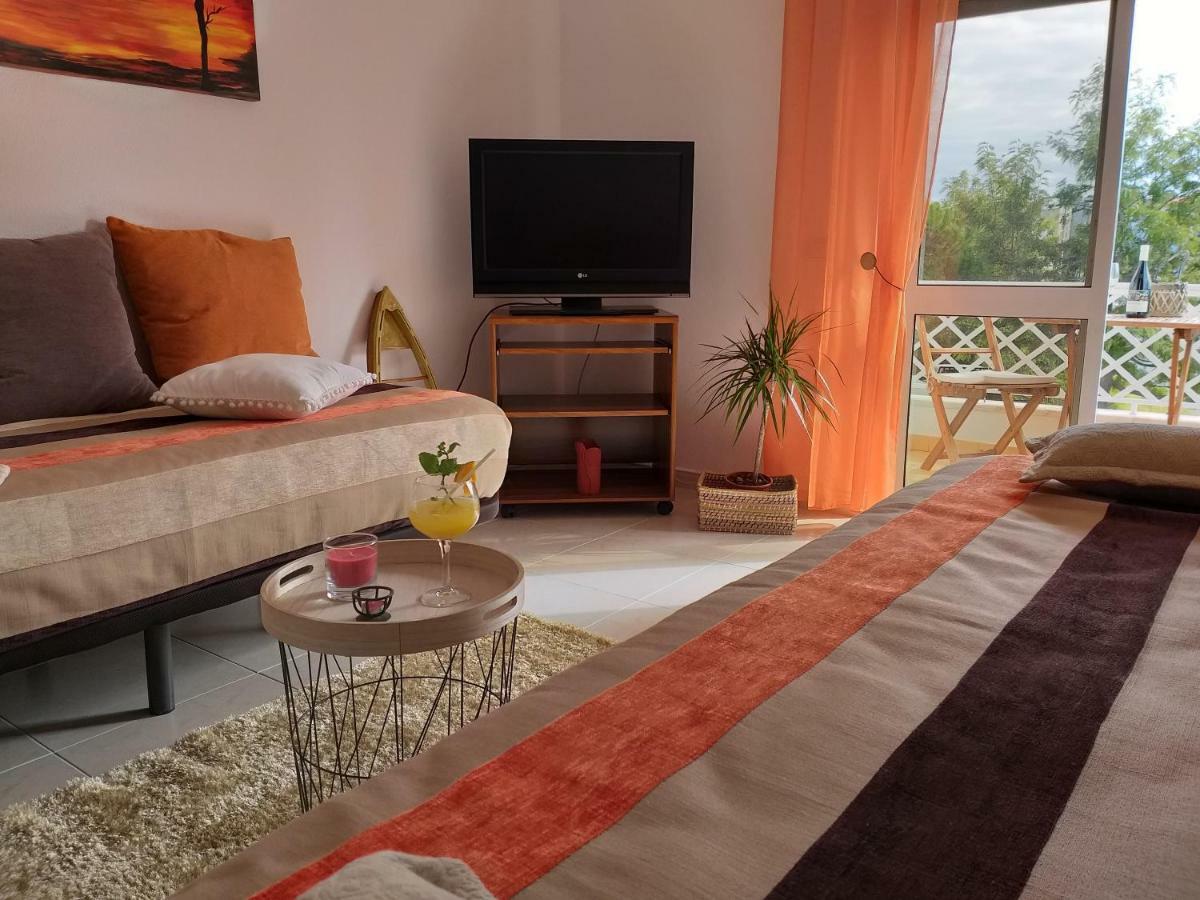 Pretty Sunny Guest Apartment Лагуш Екстер'єр фото